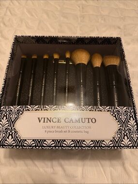 Vince Camuto Black & Gold 8-Piece Makeup Brush Set